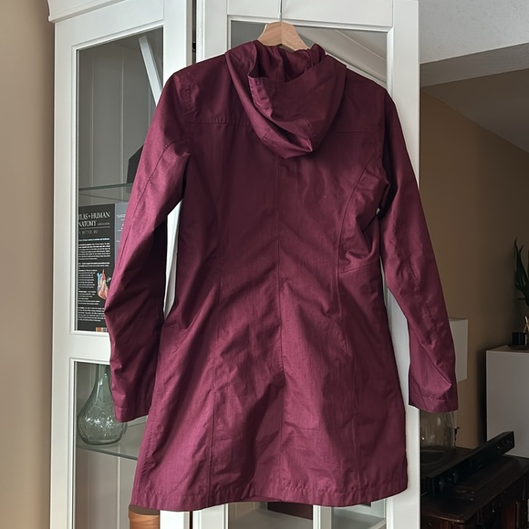 Eddie Bauer Burgundy Rain/Wind Jacket - Picture 7 of 11